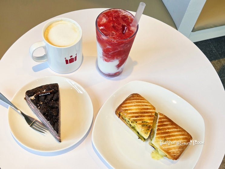 Hollys Dangsan 1-ga branch 1