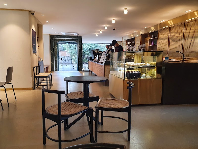 Taylor Coffee Sinsa Branch