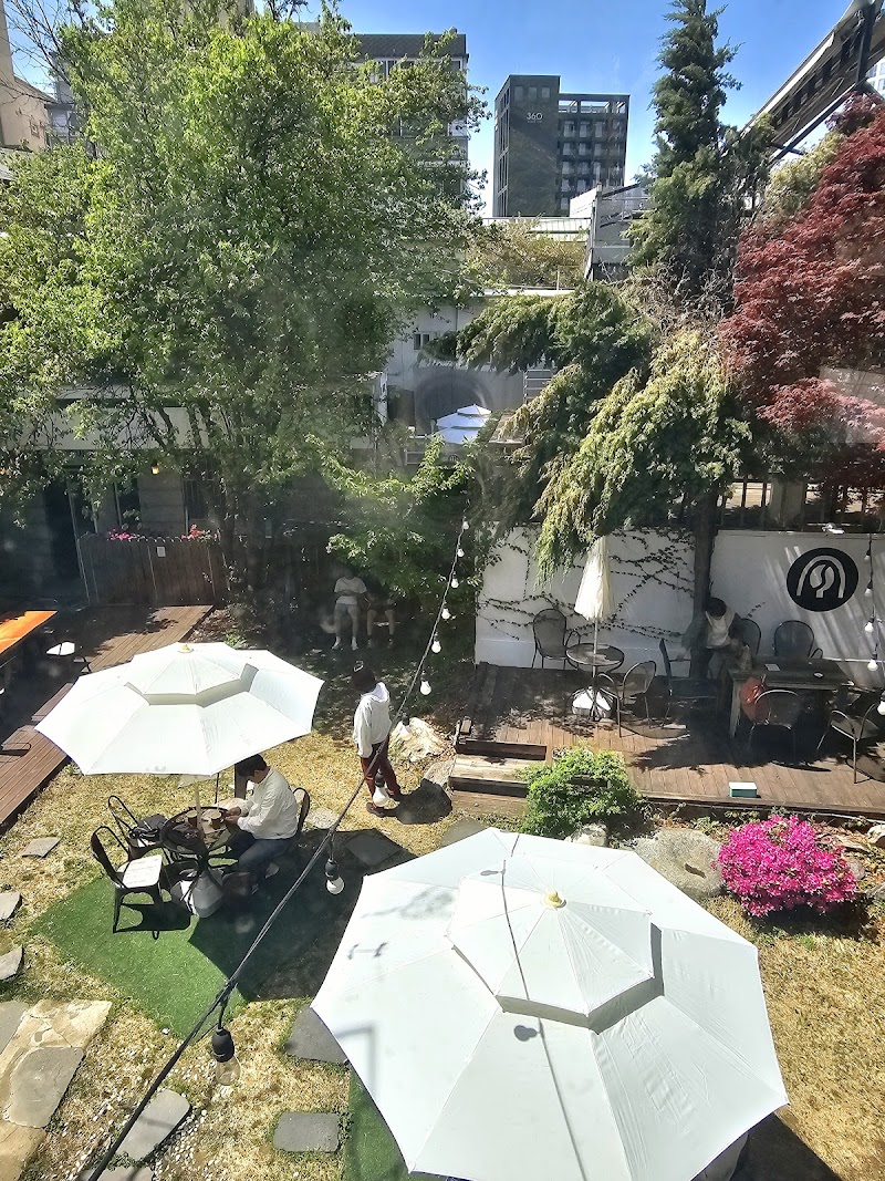 White Space Hapjeong 1