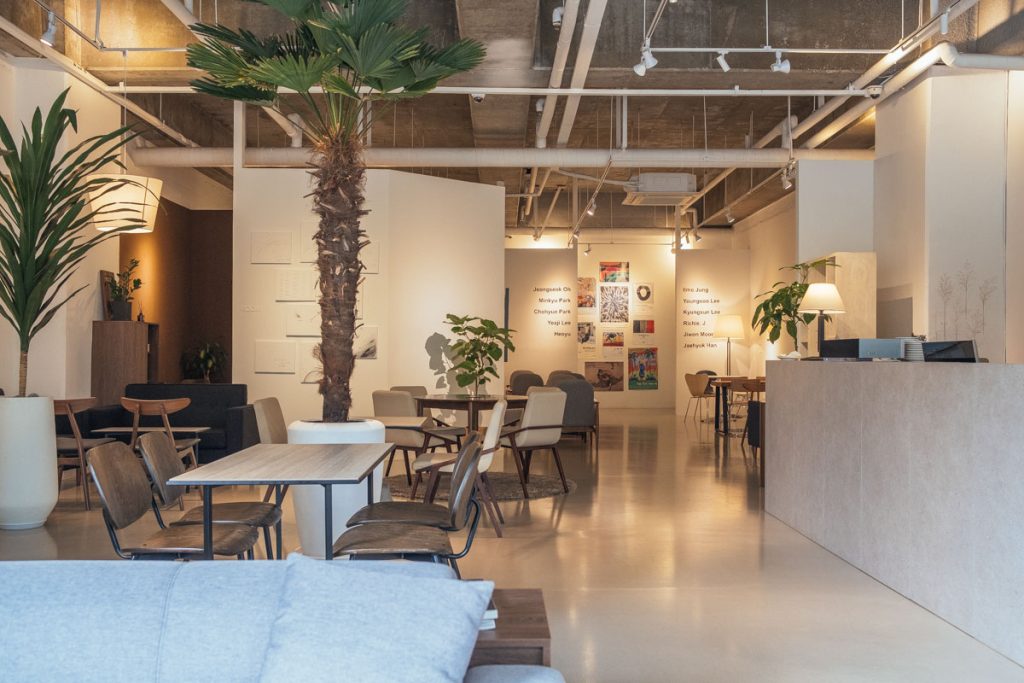 Gallery Cafe The Color 1