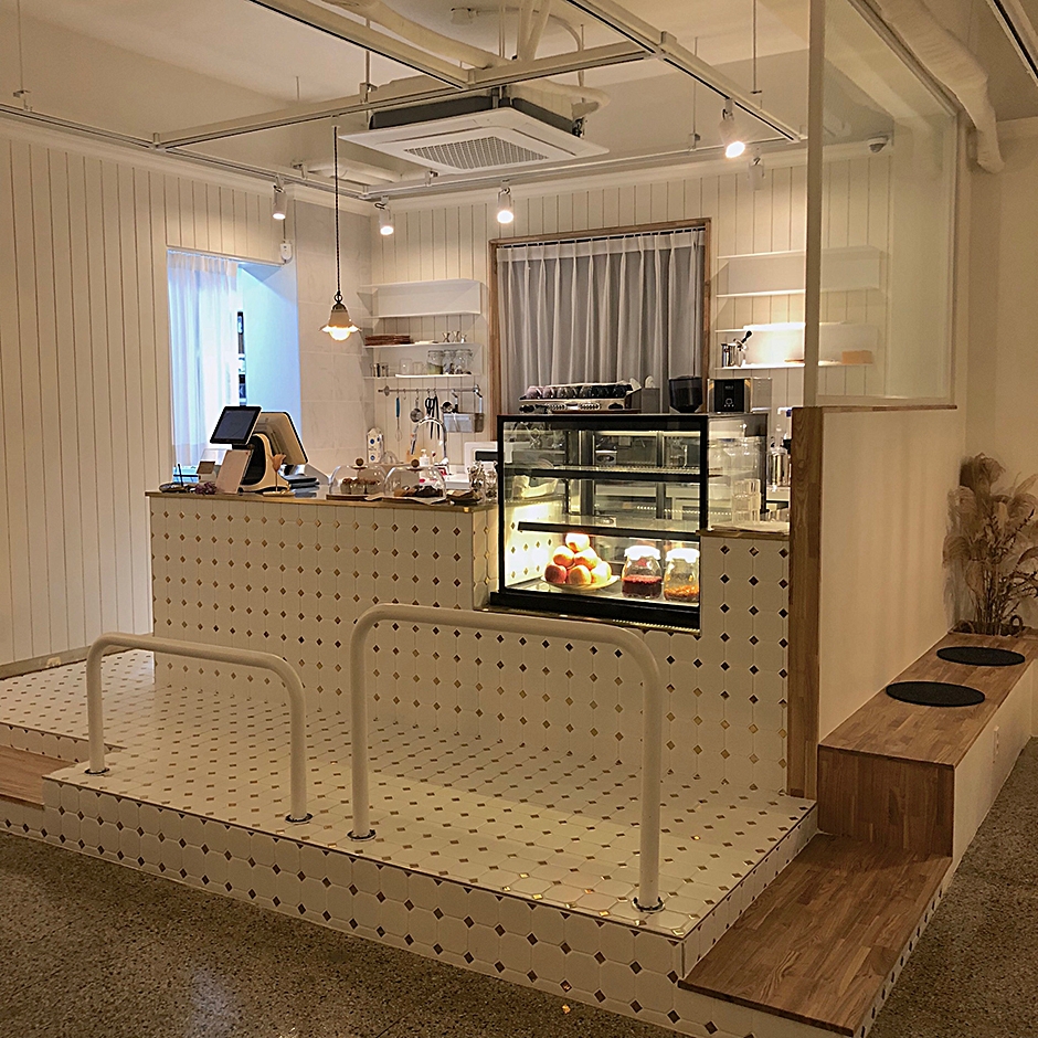 Cafe On The Plan Seongshin Women's University Branch 1