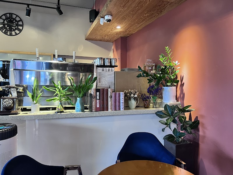 Mary & Mary Coffee Pungnap Branch 1