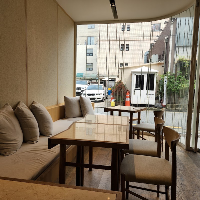 Stripe Coffee Cheongdam Branch 1