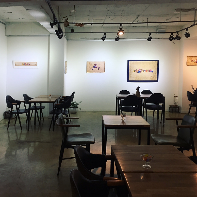 Gallery Cafe Karuna 1