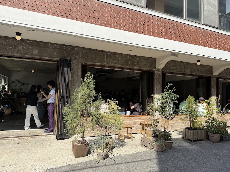 Bonjirur Seongsu branch 1